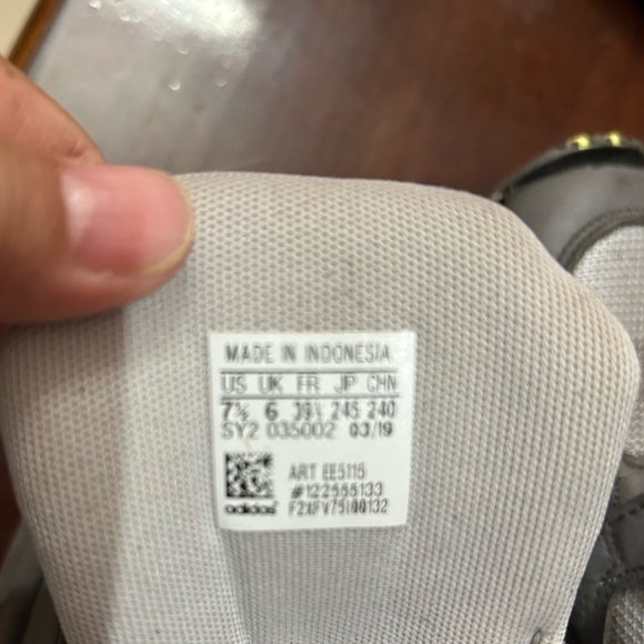 Adidas Falcon grey sneakers. Used. Size UK 6 - Picture 5 of 9